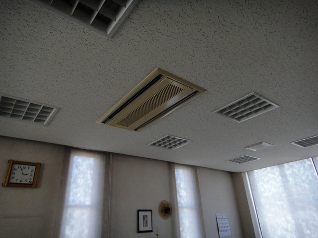 ２階事務所のエアコン