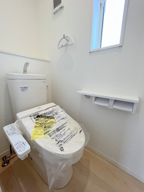 温水洗浄式トイレ(2階)